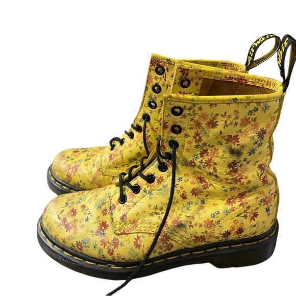 Dr. Martens 1460 Lace Up Leather Boots Ditzy Floral In Acid Wash Yellow, Size 7 - Picture 4 of 10
